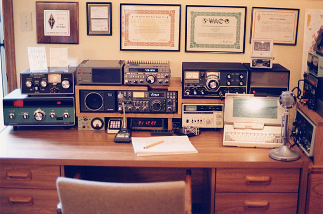 [The W1JA shack, Suwanee, Ga., Sep. 1990]